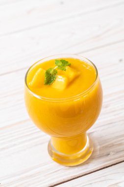 taze mango smoothies 