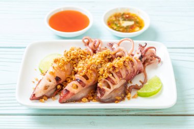 sarımsaklı kızarmış kalamar