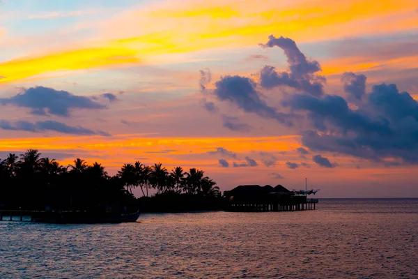 Sunset sky with Maldives Island — Stock Photo, Image