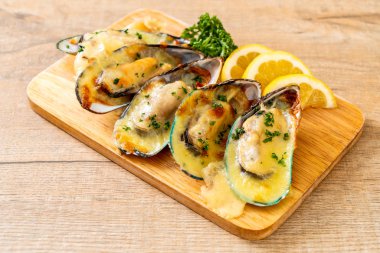 peynir pişmiş midye  