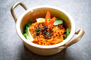 sebze ve kimchi Koreli anlık erişte