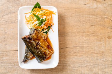 Teriyaki soslu ızgara Saba balık biftek
