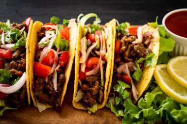 et ve sebze ile tacos 