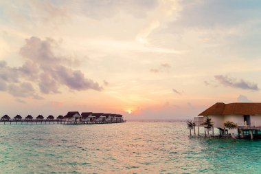 Plaj ile güzel tropikal Maldivler tatil oteli ve ada