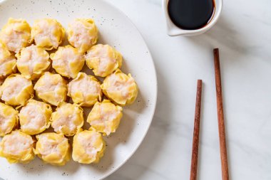 Hamur buğulanmış karides Çince