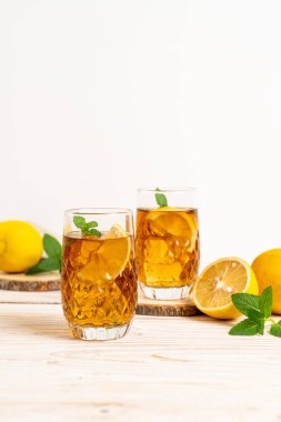 Buz limon çay bardak