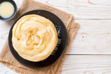 Kızarmış gevrek roti hamur