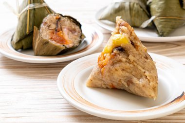  yapışkan pirinç hamur tatlısı