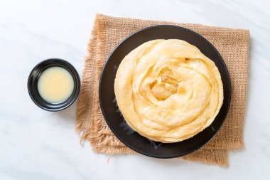Kızarmış gevrek roti hamur
