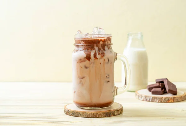 Bebida de batido de chocolate helado — Foto de Stock