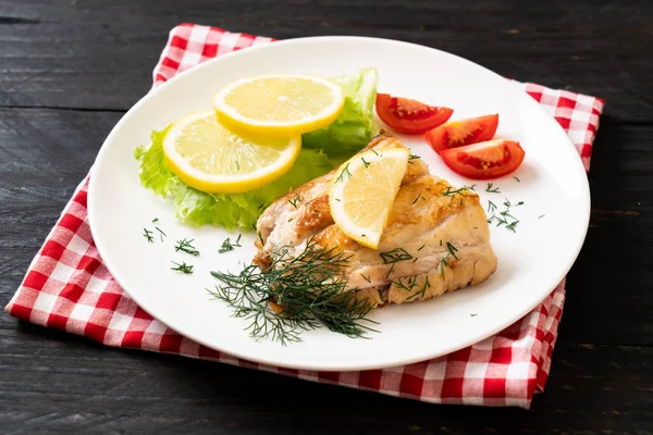 Grilled snapper fish steak — Stock Photo, Image