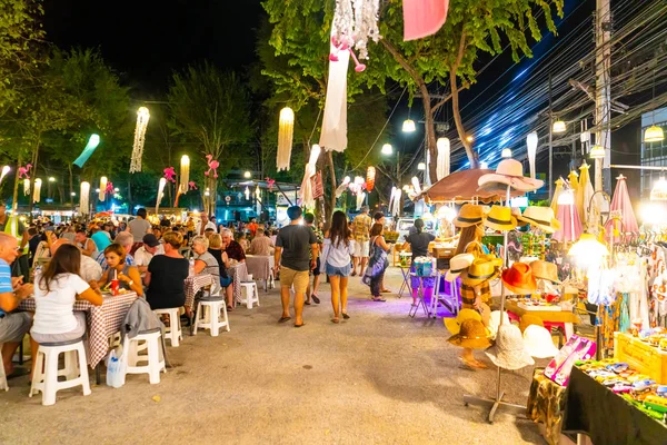 HUA HIN, TAILANDIA - 24 FEB 2019: Mercado Cicada en Hua Hin. Lo es. — Foto de Stock