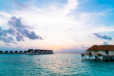 Plaj ile güzel tropikal Maldivler tatil oteli ve ada