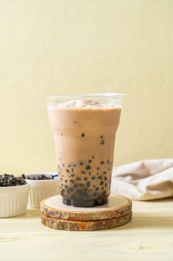 Kabarcıklar ile Tayvan süt çayı