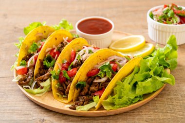 et ve sebze ile tacos 
