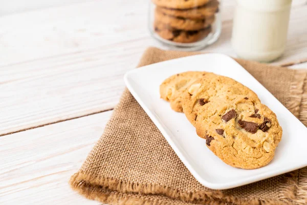 Cookies with chocolate chips — Stock Photo, Image