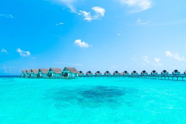 Plaj ile güzel tropikal Maldivler tatil oteli ve ada