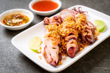 sarımsaklı kızarmış kalamar