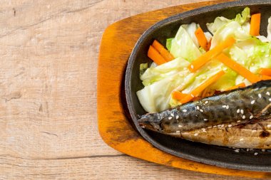 Teriyaki soslu ızgara Saba balık biftek