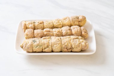 Buharda yengeç et rulo