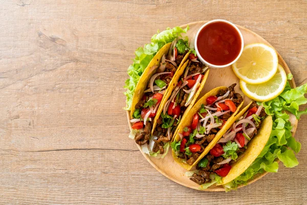 Tacos with meat and vegetables — Stock Photo, Image