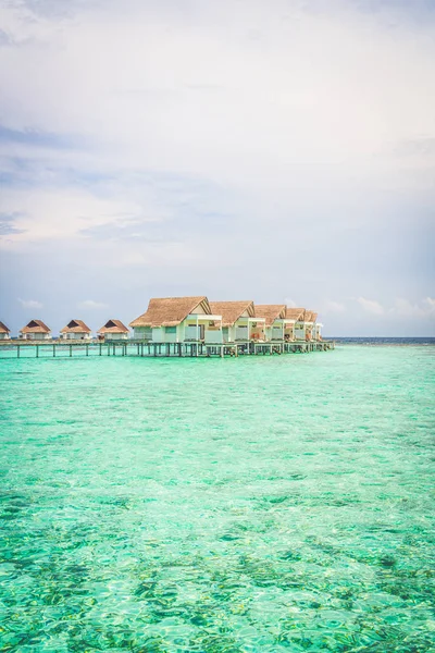 Beautiful tropical Maldives resort hotel and island with beach a — Stock Photo, Image