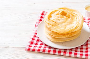 Kızarmış gevrek roti hamur