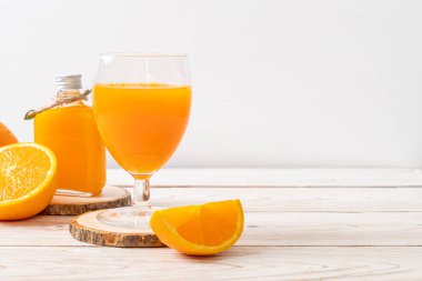 taze portakal suyu cam 