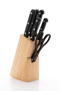 bıçak ve makas mutfak malzemesi ahşap blok üzerinde beyaz backgro