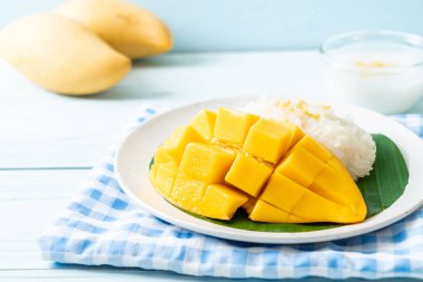 yapışkan pirinç ile mango