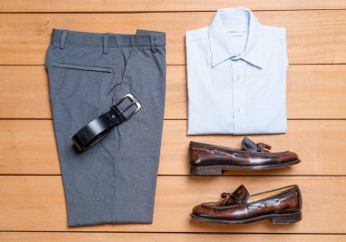 Güzel rahat erkek giyim ve moda seti 