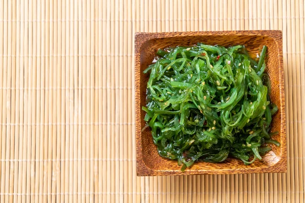 Insalata di alghe in stile giapponese — Foto Stock