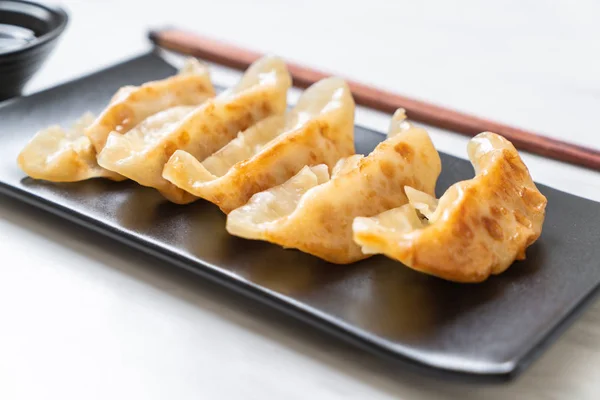 Gyoza japonais ou des boulettes snack — Photo