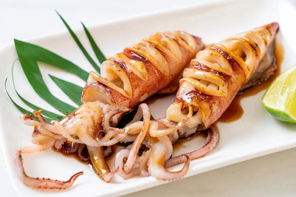 Calamari grigliati con salsa teriyaki — Foto Stock