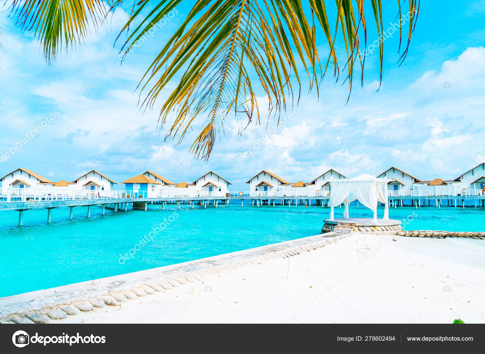 Schone Tropische Malediven Resort Hotel Und Insel Mit Strand A Stockfoto C Topntp