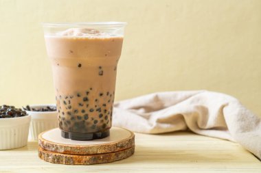 Kabarcıklar ile Tayvan süt çayı