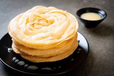 Kızarmış gevrek roti hamur