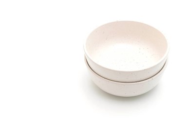 plaka ve beyaz arka plan üzerinde izole kase