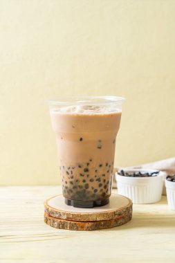 Kabarcıklar ile Tayvan süt çayı