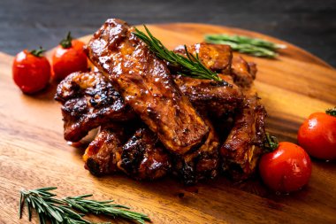 Izgara Barbekü kaburga domuz