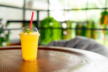 Mango smoothies cam Cafe 