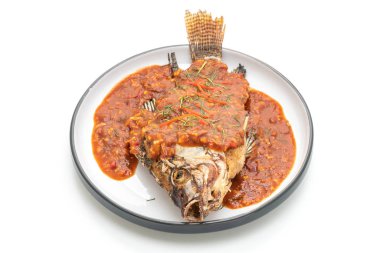 Chili soslu kızarmış balık