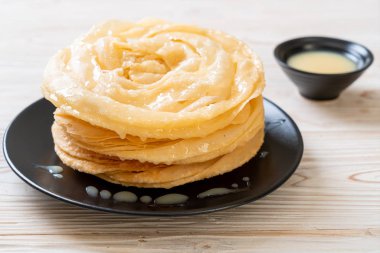 Kızarmış gevrek roti hamur