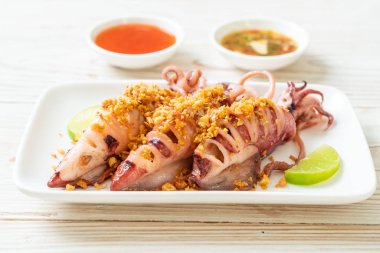 sarımsaklı kızarmış kalamar