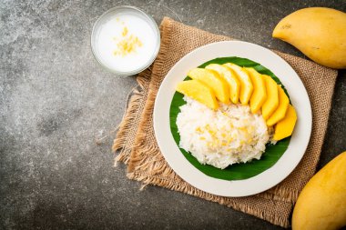 yapışkan pirinç ile mango