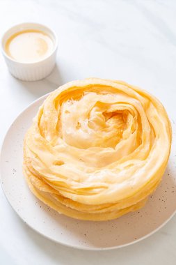 Kızarmış gevrek roti hamur