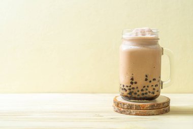 Kabarcıklar ile Tayvan süt çayı