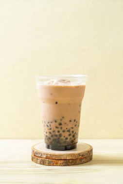 Kabarcıklar ile Tayvan süt çayı