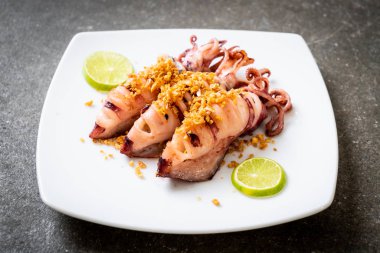 sarımsaklı kızarmış kalamar