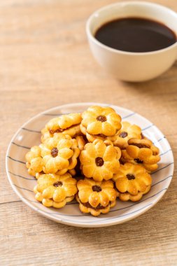 ananas reçeli ile bisküvi